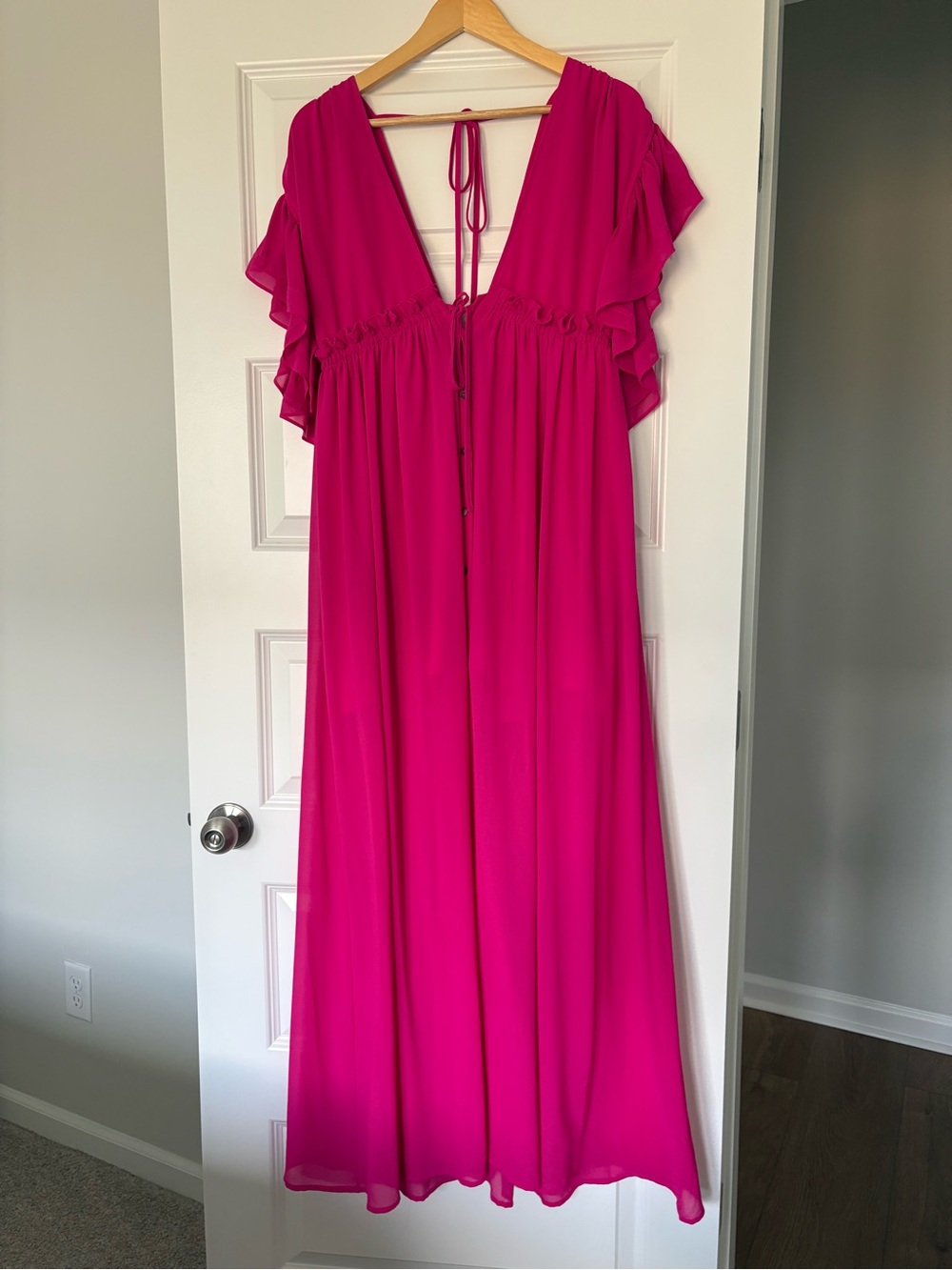 Flowy Hot Pink Flutter Sleeve Maxi Dress Size Medium Vacation Bach Date Dress